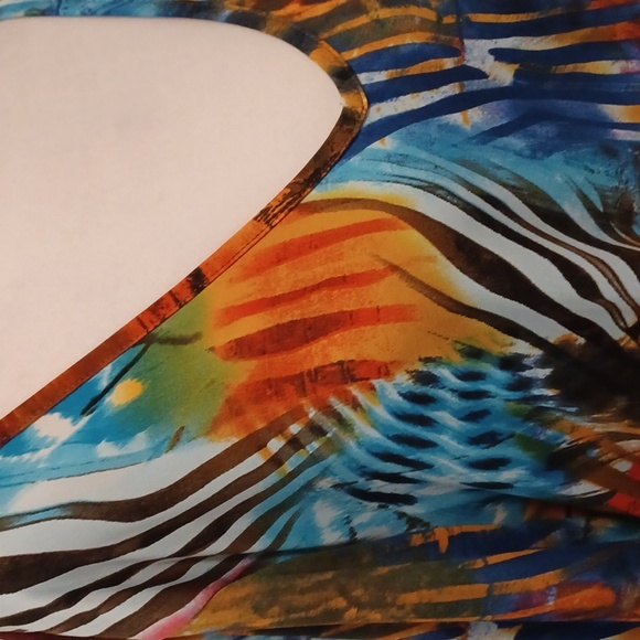 4/$40 New Colourful Tunic Top - Size XL - Picture 2 of 6